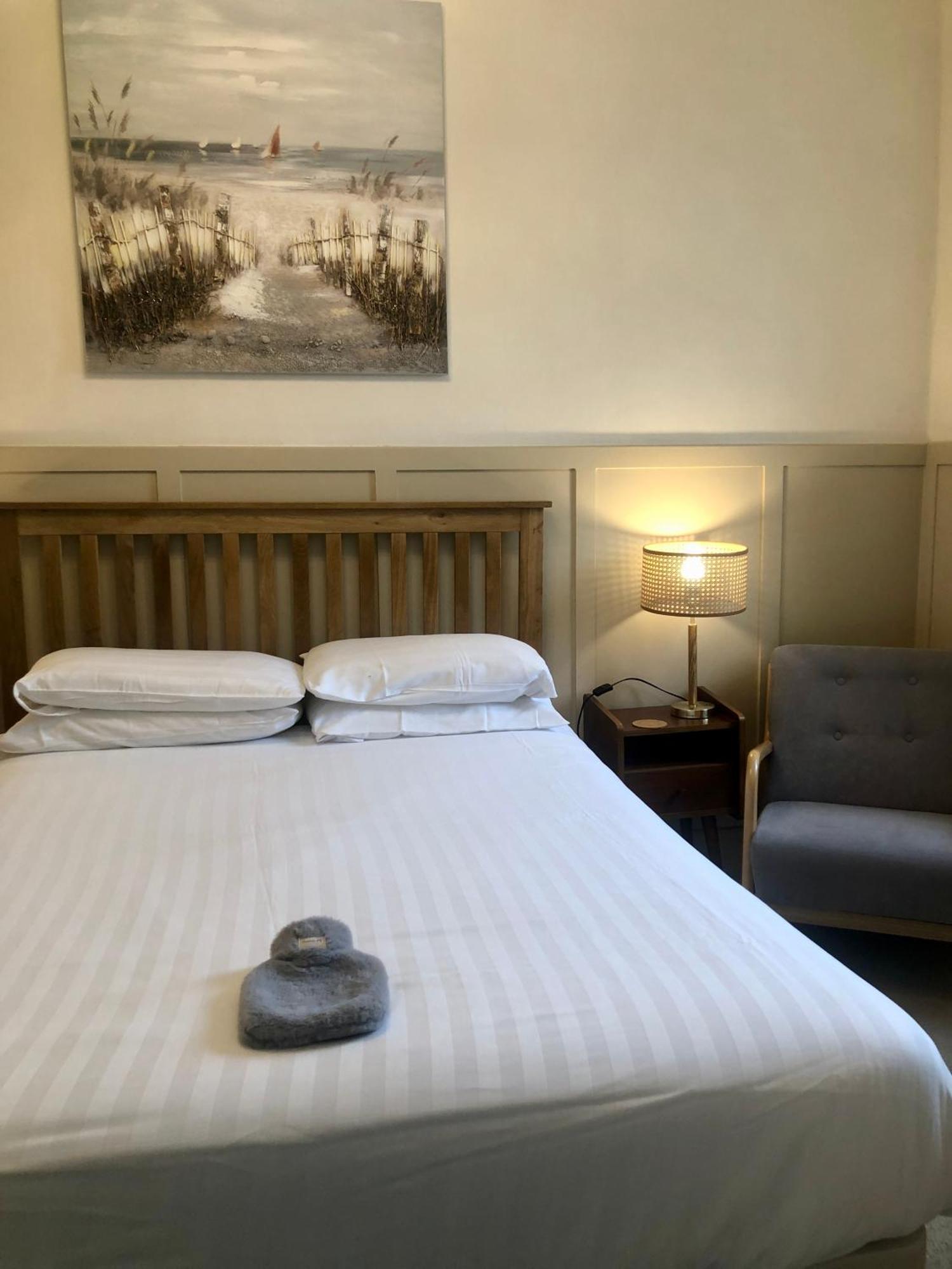 Helmsman Guesthouse Aberystwyth Room photo
